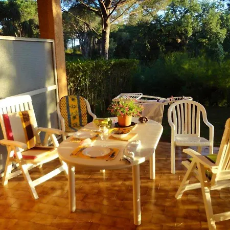Apartment D'une Avec Piscine Partagee Et Terrasse Amenagee A Raphael A 5 Km De La Plage